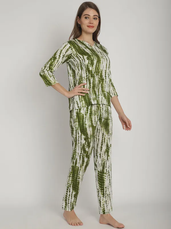 Green_Tie_&_Dye_Printed_Co-Ord_Set_For_Women