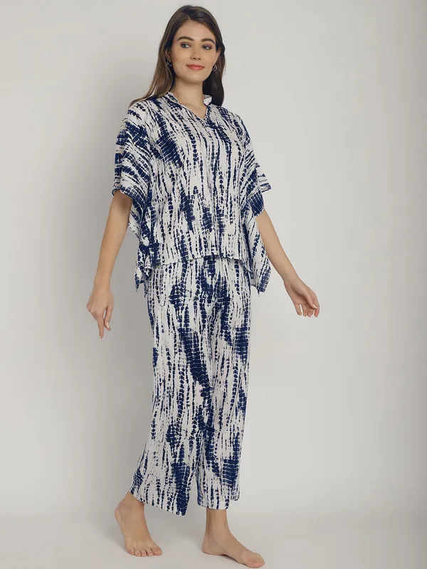 Blue_Tie_&_Dye_Printed_Kaftan_Top_With_Pants_Set_for_Women