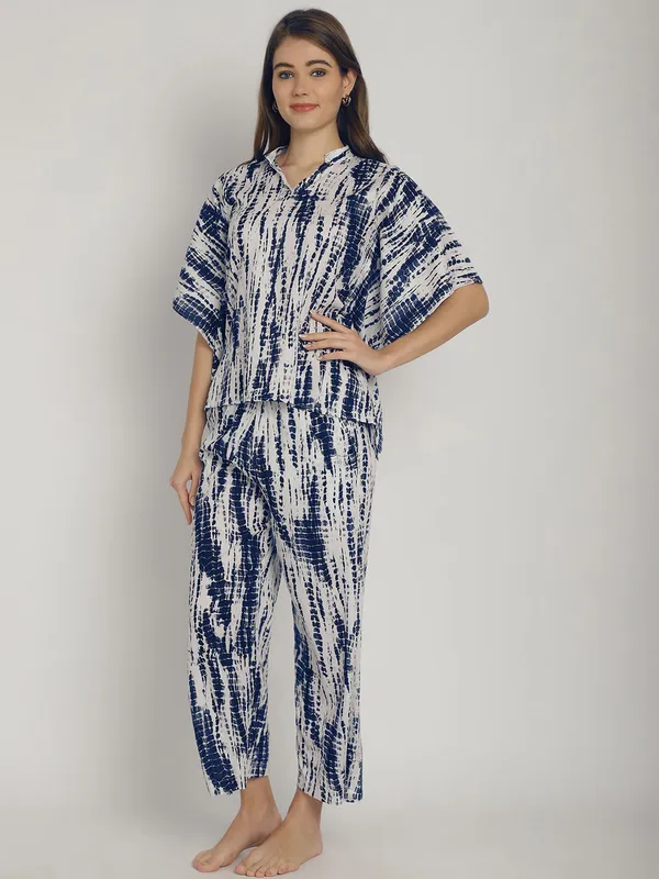 Blue_Tie_&_Dye_Printed_Kaftan_Top_With_Pants_Set_for_Women