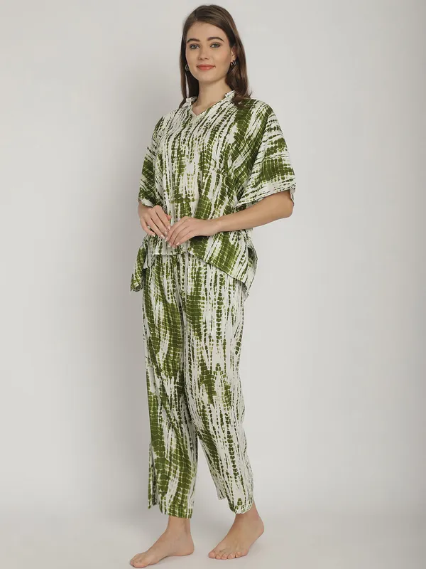 Green_Tie_&_Dye_Printed_Kaftan_Top_With_Pants_for_Women