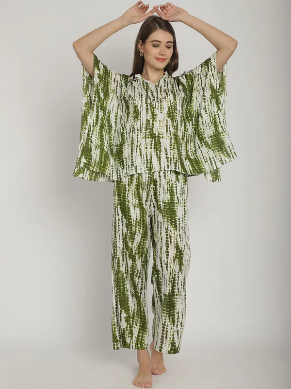 Green_Tie_&_Dye_Printed_Kaftan_Top_With_Pants_for_Women