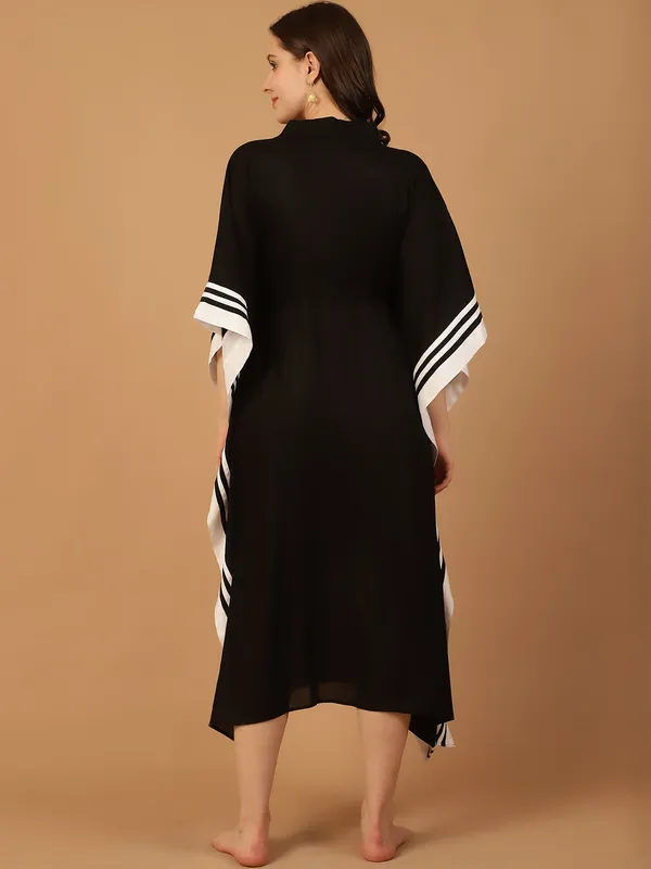 Black_Solid_Kaftan_for_Women_With_Stripes