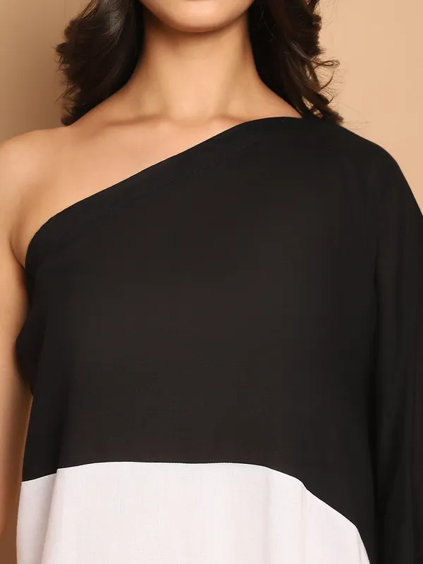 Black_&_White_One_Shoulder_Kaftan_for_Women