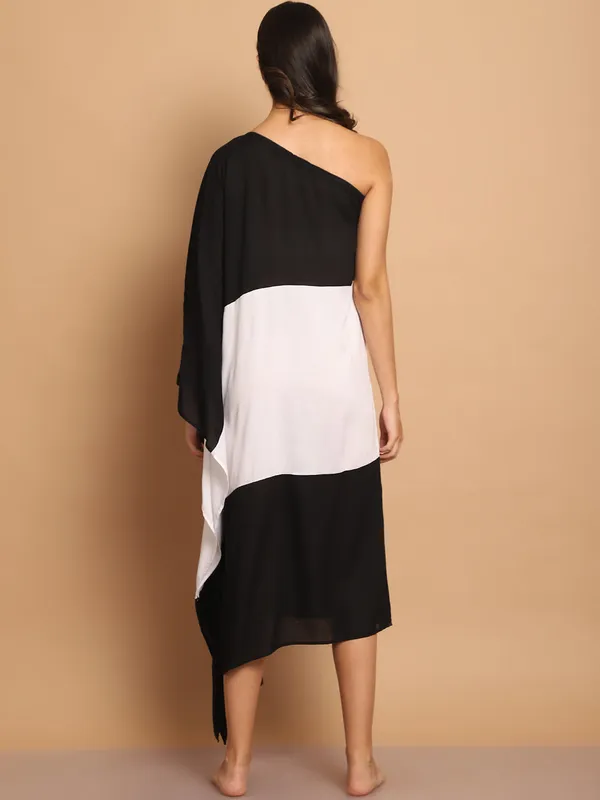 Black_&_White_One_Shoulder_Kaftan_for_Women