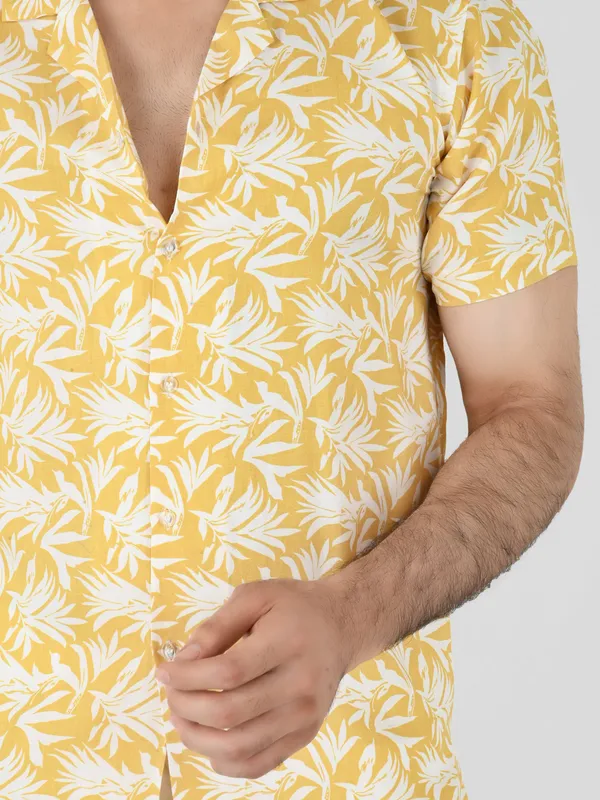 Yellow_Leaf_Printed_Shirt_With_Shorts_Co-Ords