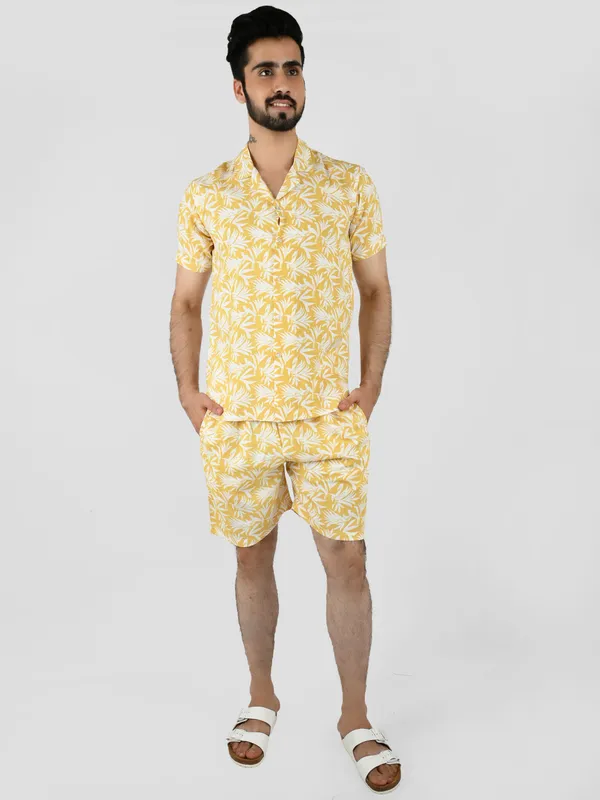 Yellow_Leaf_Printed_Shirt_With_Shorts_Co-Ords
