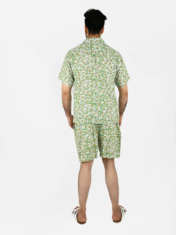 White_&_Geen_Daisy_Dee_Printed_Shirt_With_Shorts_Co-Ords