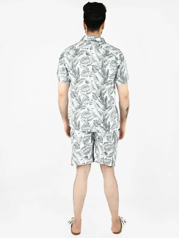 White_&_Grey_Tropical_Printed_Shirt_With_Shorts_Co-Ords