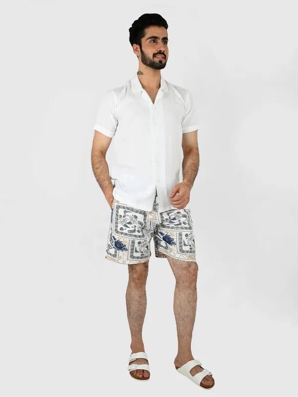 White_&_Blue_Geometric_Co-Ord_Set
