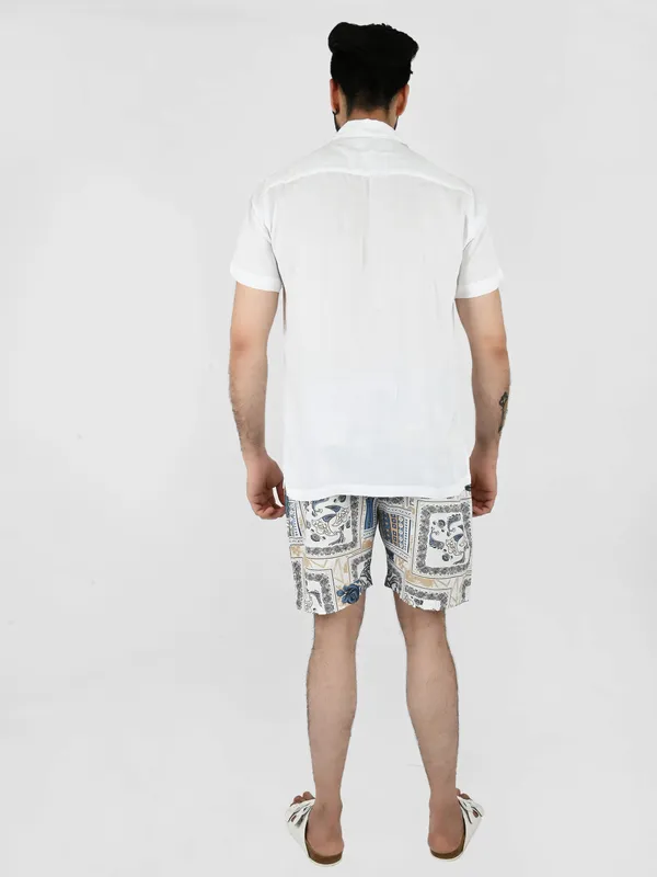 White_&_Blue_Geometric_Co-Ord_Set