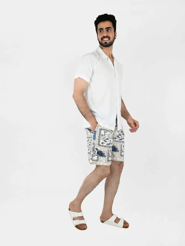 White_&_Blue_Geometric_Co-Ord_Set