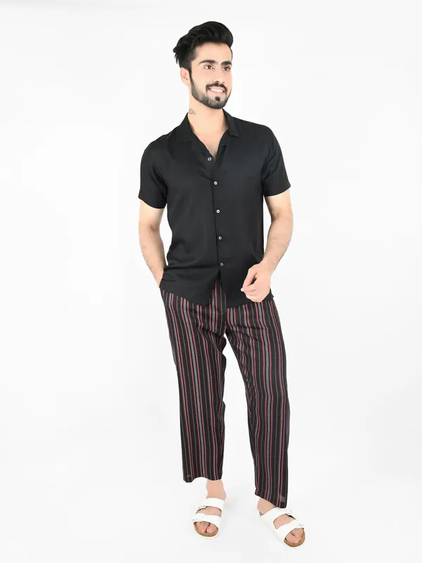 Black_Solid_&_Red_Vertical_Stripes_Printed_Co-Ord_Set_for_Men