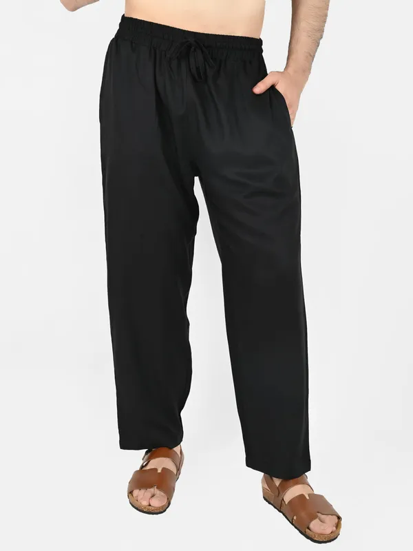 Men_Solid_Black_Cotton_Lounge_Pants