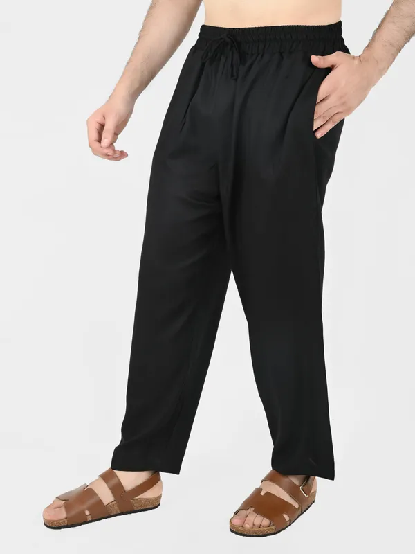 Men_Solid_Black_Cotton_Lounge_Pants