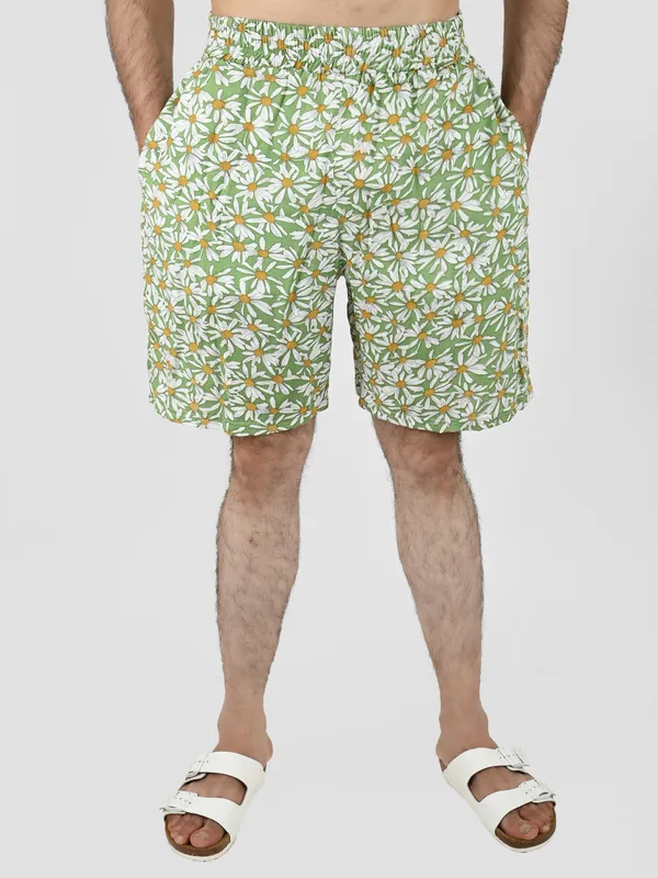 Men_White_&_Geen_Daisy_Dee_Printed_Mid-Rise_Cotton_Regular_Shorts