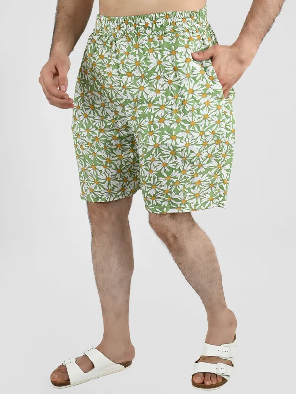 Men_White_&_Geen_Daisy_Dee_Printed_Mid-Rise_Cotton_Regular_Shorts