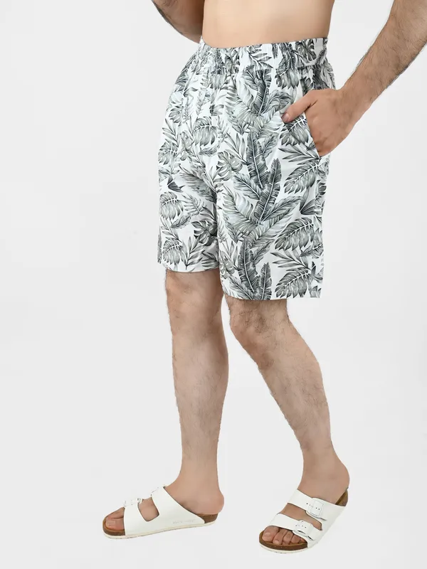 Men_White_&_Grey_Tropical_Printed_Mid-Rise_Cotton_Regular_Shorts