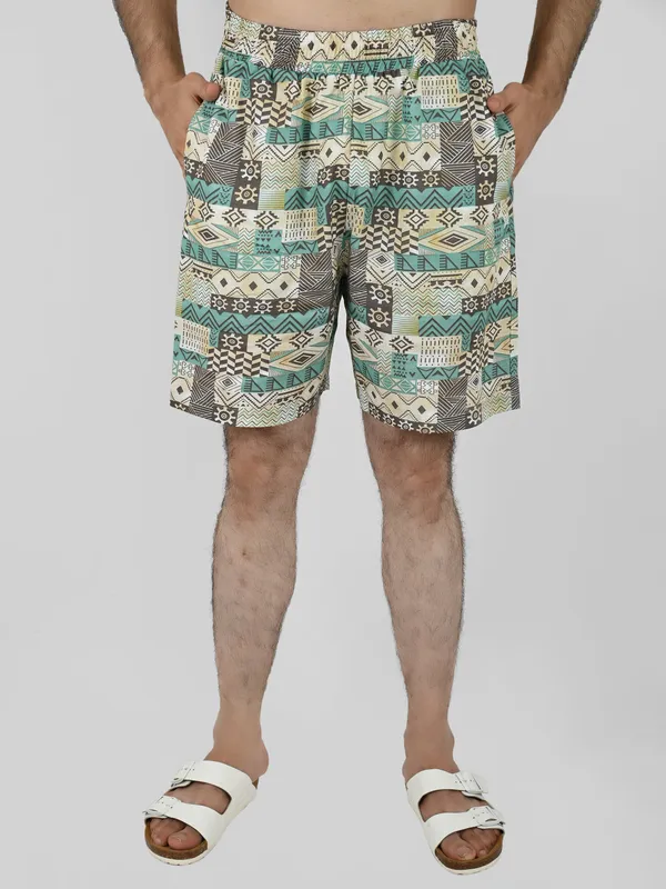 Green_&_White_Geometric_Printed_Shorts