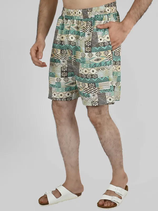 Green_&_White_Geometric_Printed_Shorts
