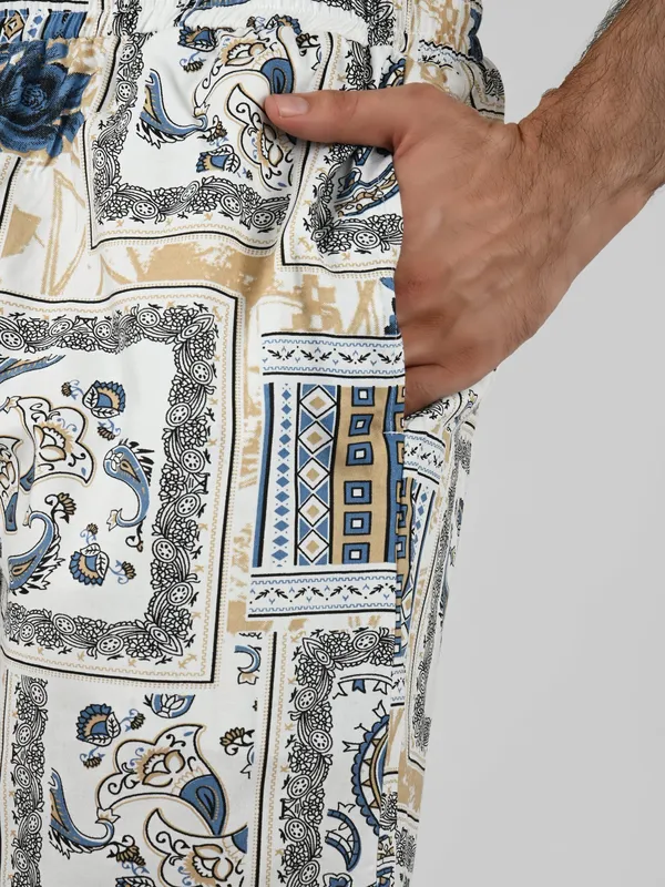 Men_White_Paisley_Printed_Shorts