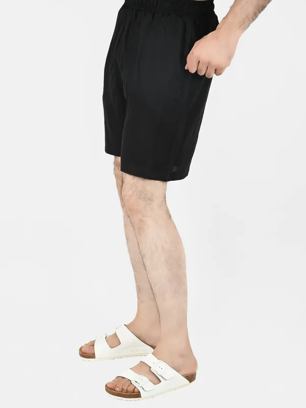Black_Solid_Shorts_for_Men