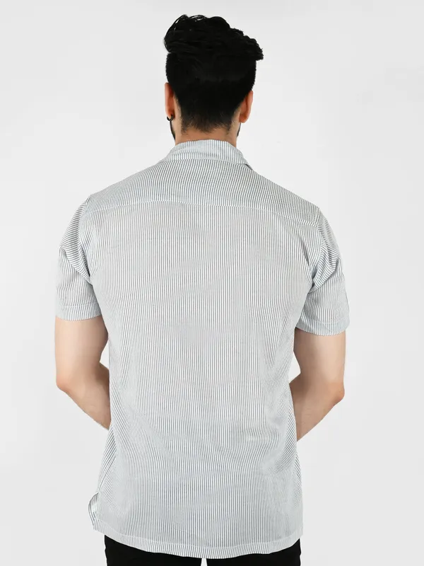 Blue_Stripes_Printed_Regular_fit_Collared_Casual_Shirt_for_Men