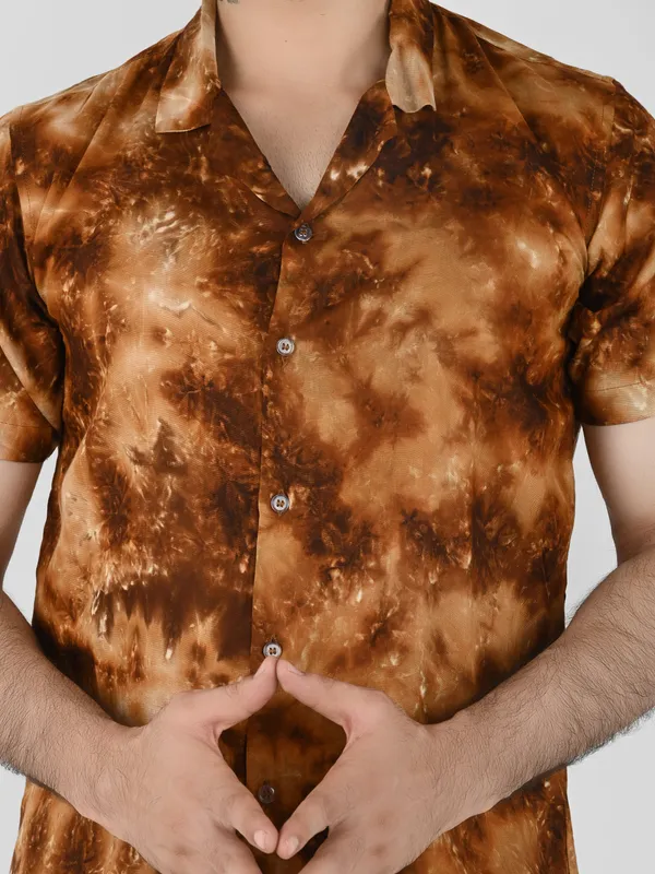 Brown_Tie_&_Dye_Printed_Regular_fit_Collared_Casual_Shirt_for_Men