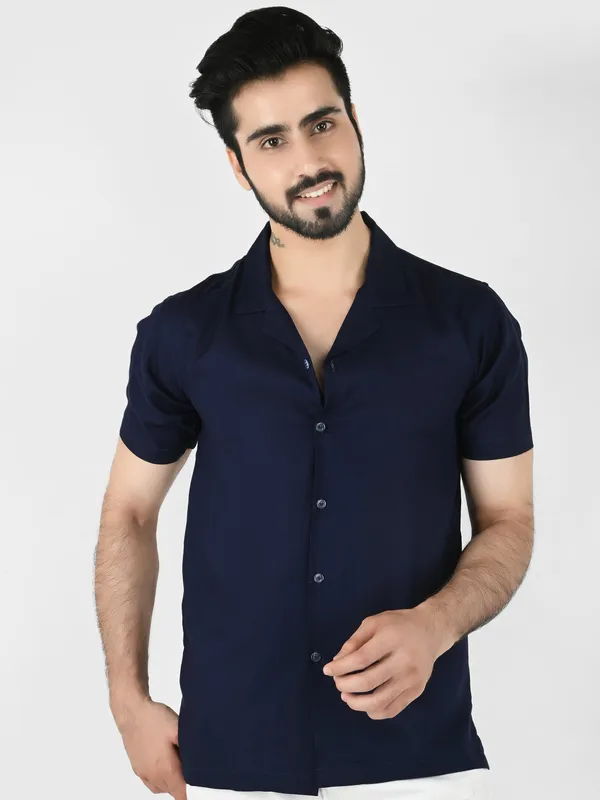 Navy_Solid_Printed_Regular_fit_Collared_Casual_Shirt_for_Men