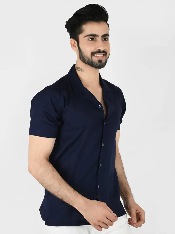 Navy_Solid_Printed_Regular_fit_Collared_Casual_Shirt_for_Men