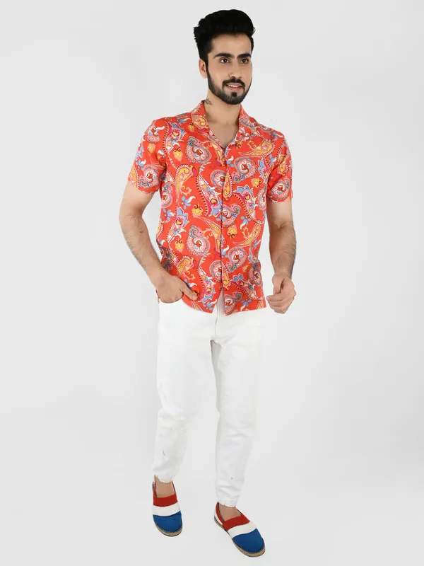 Red_Paisley_Printed_Printed_Regular_fit_Collared_Casual_Shirt_for_Men