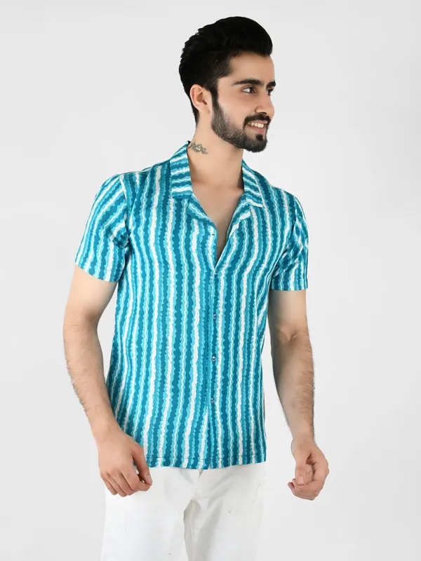 Blue_&_White_Stripes_Printed_Regular_fit_Collared_Casual_Shirt_for_Men