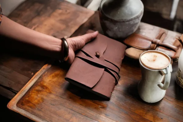 Nomad_Wrap_–_Rustic_Leather_Journal