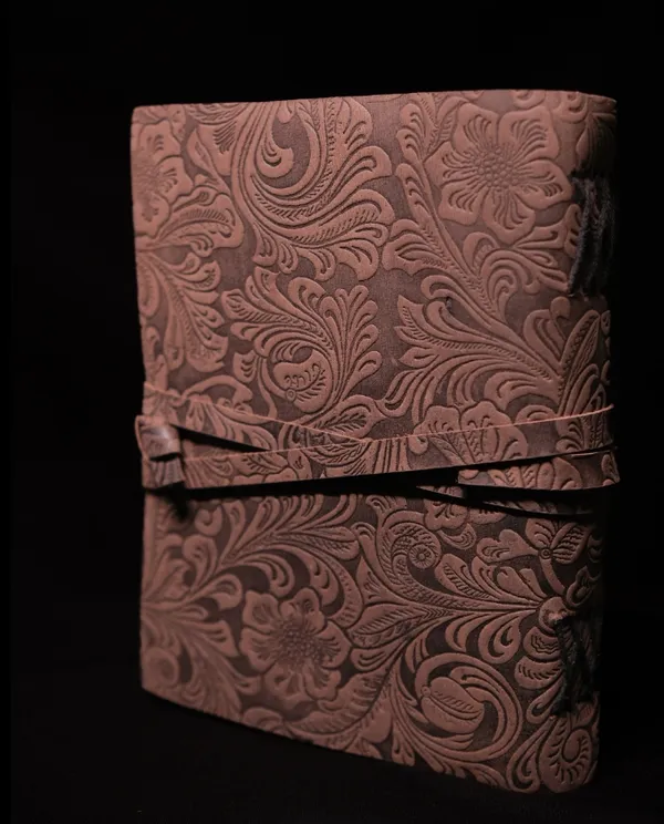 Florentine_Grace_–_Embossed_Leather_Journal