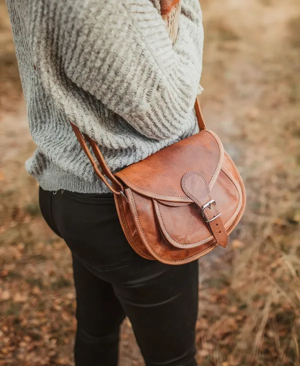 Brown_Leather_Litchi_Sling_Bag_For_Women