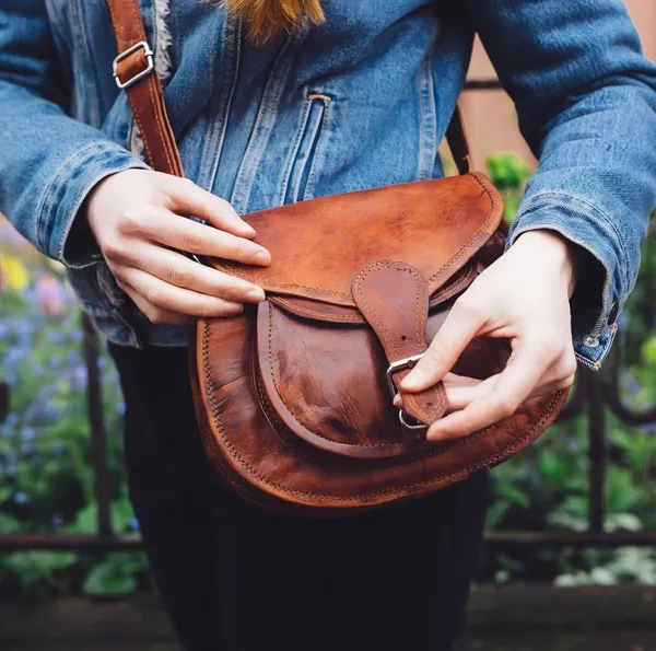 Brown_Leather_Litchi_Sling_Bag_For_Women