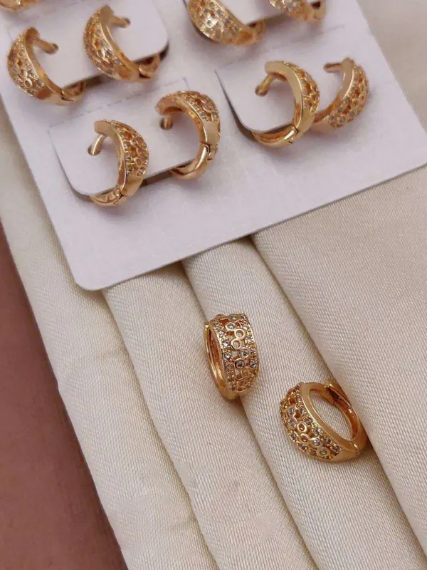 Gold_Patterned_Geometric_Copper_Huggies_With_Crystals_Earrings_For_Women_And_Girl