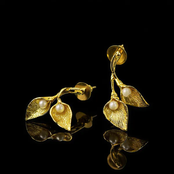 Gold_Traditional_Plated_Leaf_Motif_Pearl_Drop_Brass_Jewellery_Earrings_For_Women_And_Girl