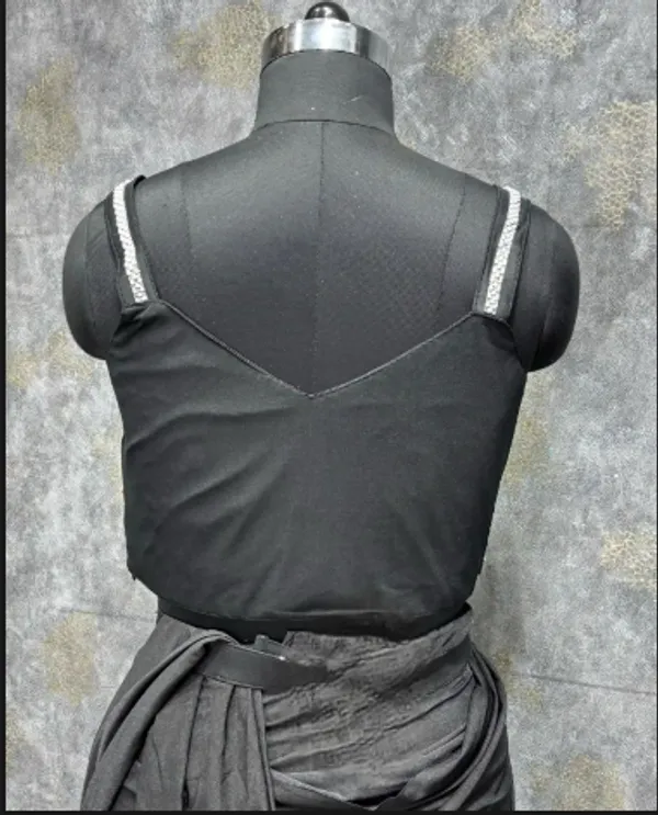 Black_Trendy_Unstitched_Blouse_With_Drape_Saree_For_Women