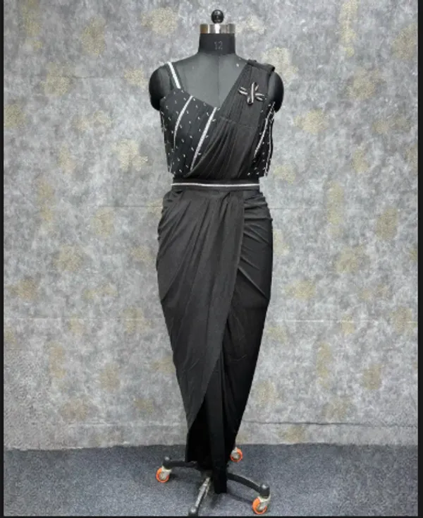 Black_Trendy_Unstitched_Blouse_With_Drape_Saree_For_Women