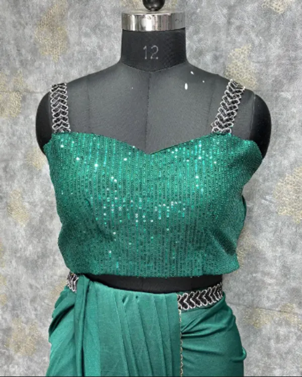 Dark_Green_Trendy_Unstitched_Blouse_With_Drape_Saree_For_Women