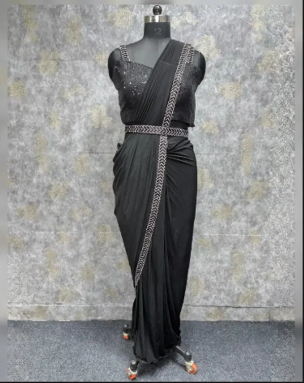 Black_Trendy_Unstitched_Blouse_With_Drape_Saree_For_Women