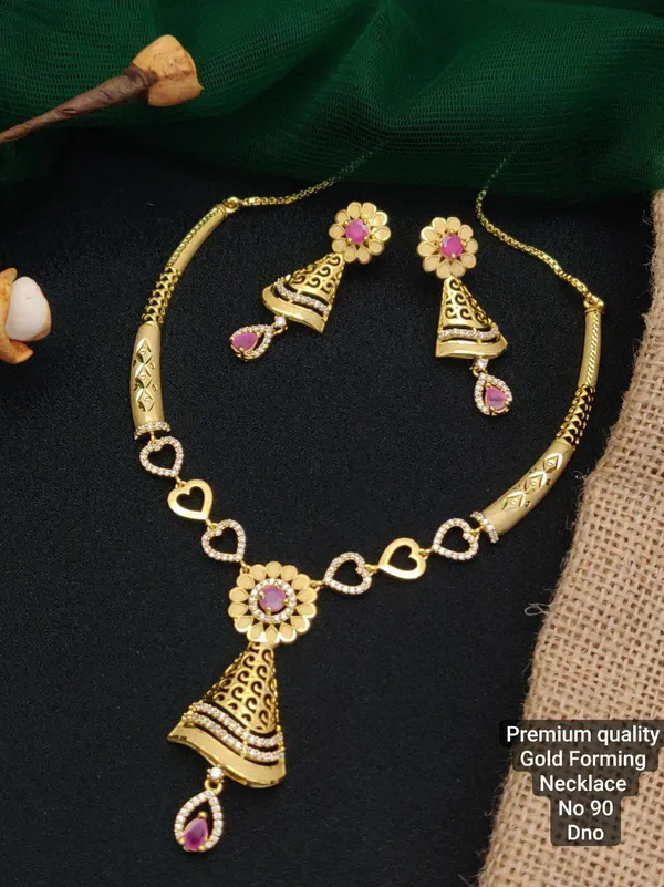 Forming_Necklace