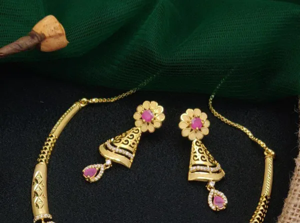 Forming_Necklace