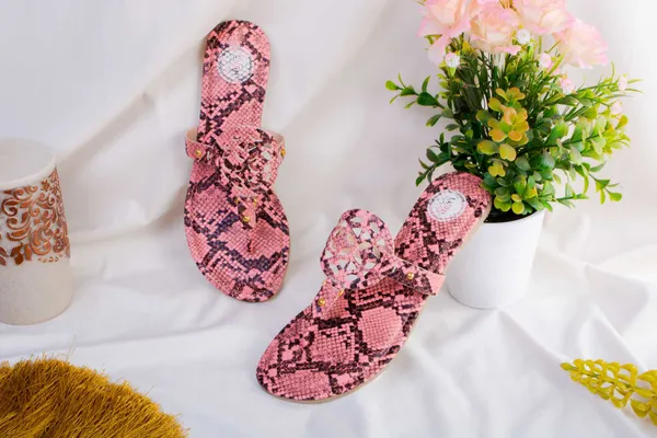 Cora_Pink