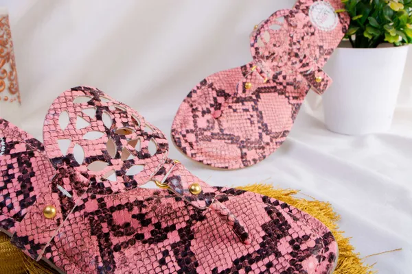 Cora_Pink