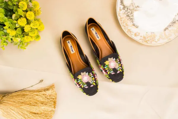 Flora_Black