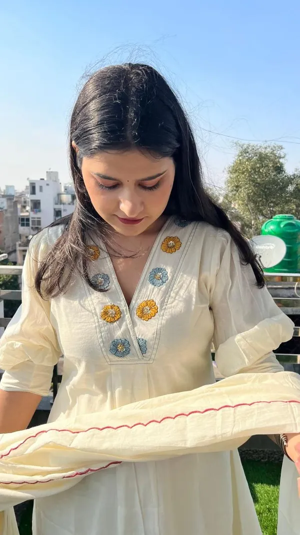Cream_A-Line_Cotton_Kurta_Set_with_Malmal_Dupatta