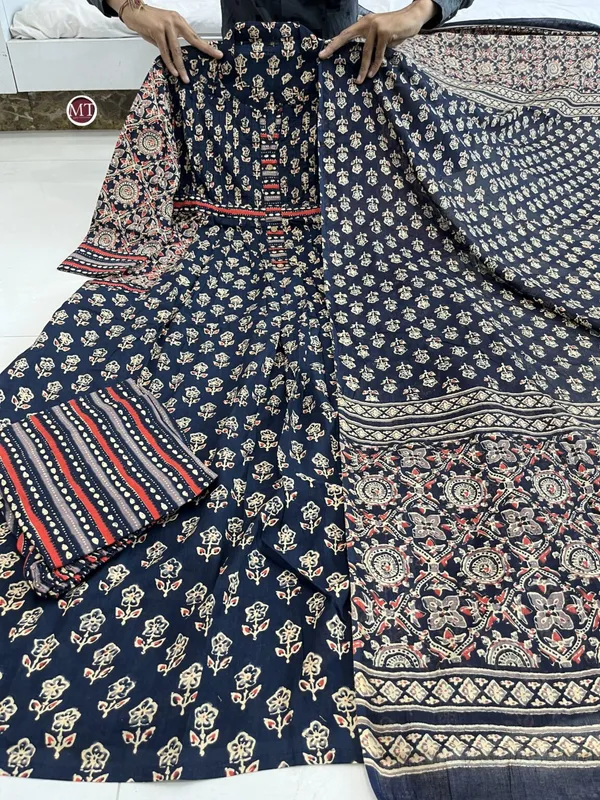 FANCY_COTTON_MILL_PRINTED_BLACK_TOP_BOTTOM_WITH_DUPATTA_SET