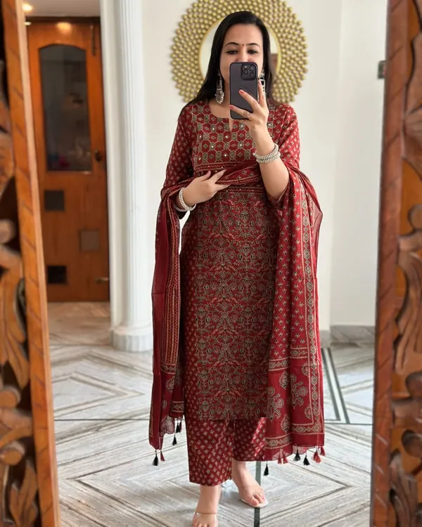 Maroon_Cotton_Block_Printed_Anarkali_For_Women