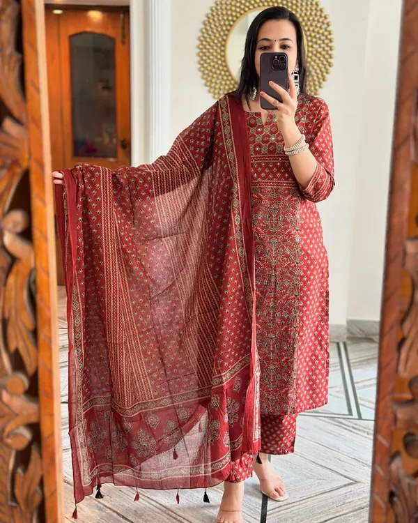 Maroon_Cotton_Block_Printed_Anarkali_For_Women